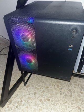 PC Gaming con luces RGB