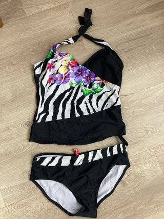 Bikini estampado cebra y flores sin estrenar