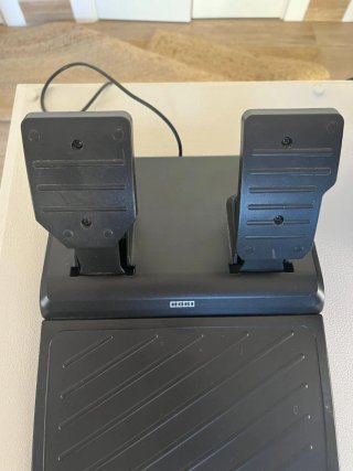 Volante Thrustmaster RWA PS4