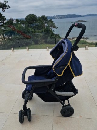 Carro de bebé Chicco azul y amarillo
