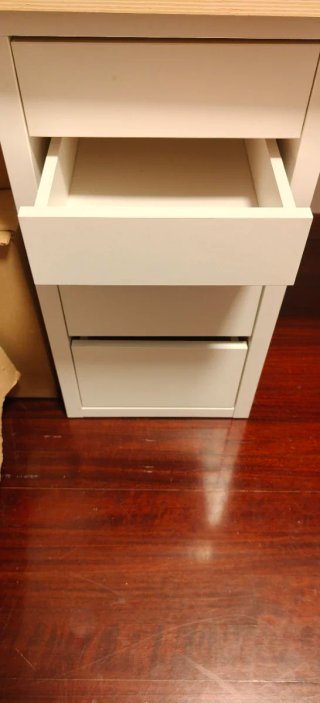 Escritorio Ikea madera y metal