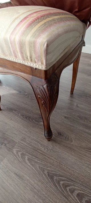 Mesa de comedor con 6 sillas clásicas con mesa