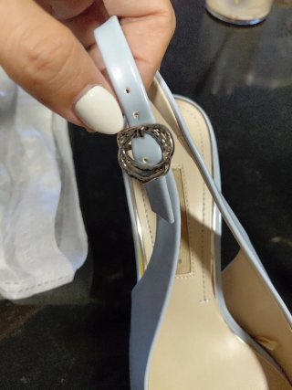 Zapatos tacón ZARA estilo estileto azul.