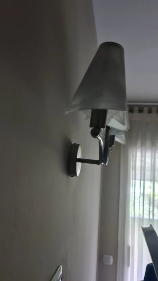 Aplique de pared de tres tulipas