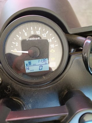 Moto Brixton Negra y Marrón Estilo Naked
