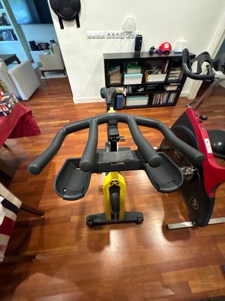 Bicicleta Estática Technogym