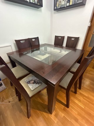 Mesa de comedor y 8 sillas