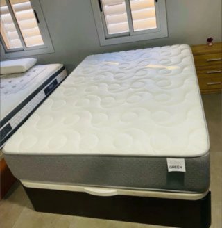 Struttura letto con materassi