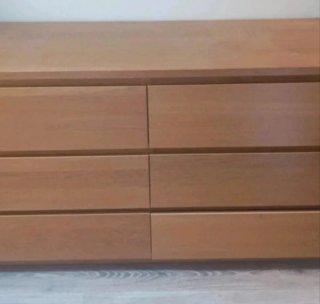 Cómoda de madera marrón