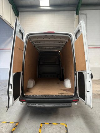 TRANSPORTE, MUDANZAS Y ALQUILER DE VEHÍCULOS