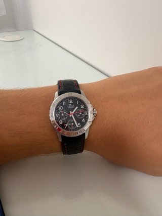 Reloj Lotus Negro y Plateado