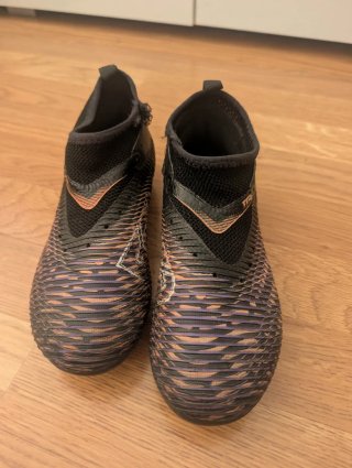 Botas Fútbol Puma Talla 34 Sin Cordones