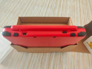 Nintendo 2DS XL Poké Ball Edition