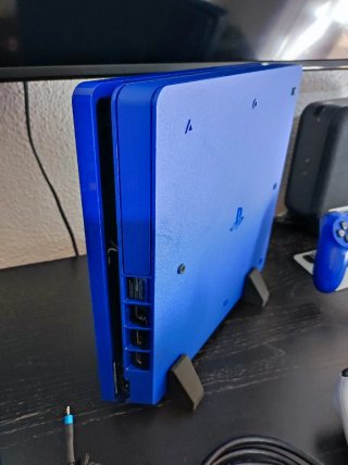PS4 Slim Días de Juego + 10 Juegos + 2 Mandos