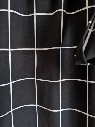 Pantalones cortos  talla S cuadros blanco y negro