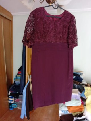 Vestido granate con encaje
