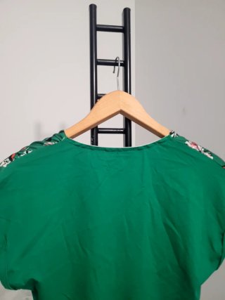 Blusa Salsa verde estampado floral talla S