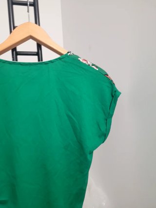 Blusa Salsa verde estampado floral talla S