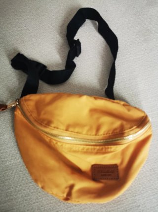 Riñonera Pull&Bear Mostaza