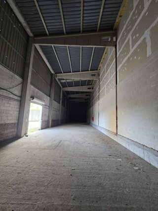 Alquiler Nave Comercial Fene 2.275 +3000 parking