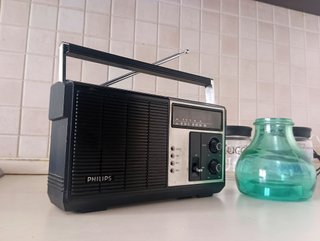 Radio Philips 390 - 2 Band Portable - Funzionante