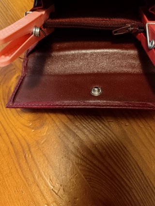 Cartera de piel burdeos
