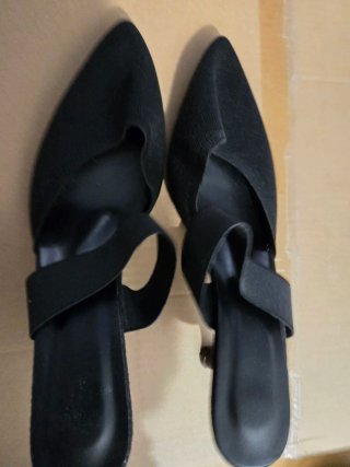 Sandalias Negras Mules Puntiagudas