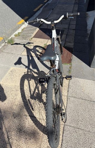 Bicicleta infantil de 24” COLUER con uso