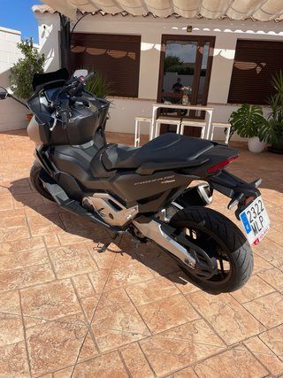 Honda Forza 750