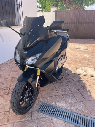 Honda Forza 750