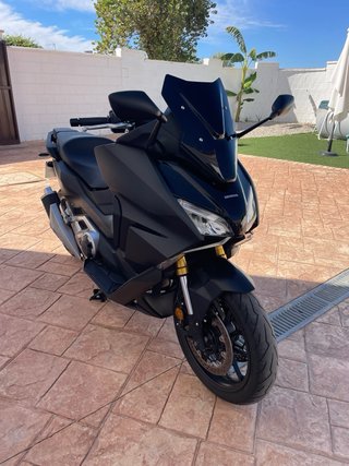 Honda Forza 750