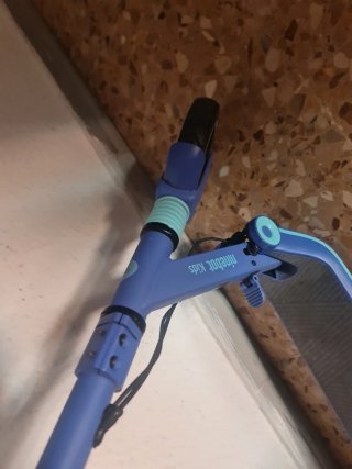 Patinete eléctrico infantil azul