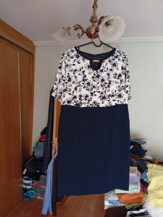 Vestido floral azul y blanco