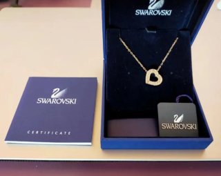 Collar" Swarovski"Sin Usar