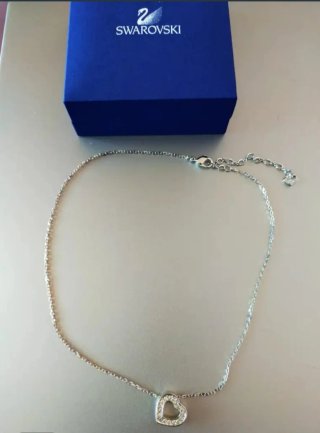 Collar" Swarovski"Sin Usar