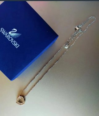 Collar" Swarovski"Sin Usar