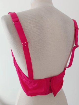Conjunto sujetador y tanga encaje rosa