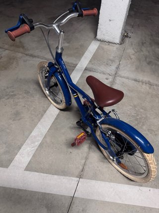 Bicicleta infantil azul Btwin city 900