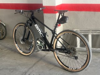 Bicicleta BMC de carbono talla L
