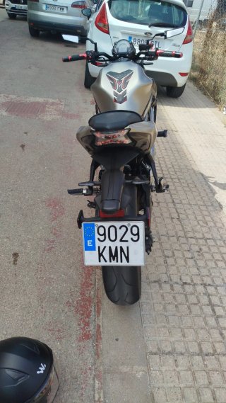 Kawasaki Z650 Plata y Negro