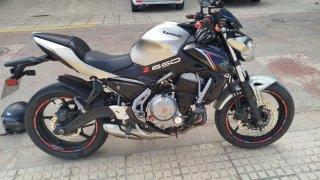 Kawasaki Z650 Plata y Negro