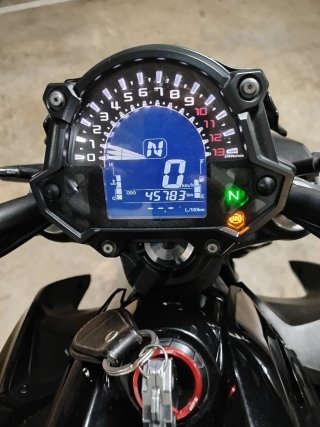 Kawasaki Z650 Plata y Negro