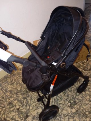 Carrito de bebé y silla coche negro