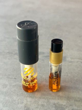 Lotto di 11 miniature di profumi originali mai usate