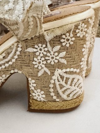 Sandalias Beige Crudo Plataforma
