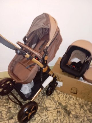 Carrito de bebé y silla coche nuevo