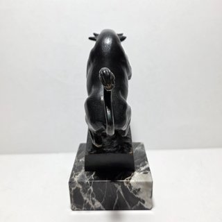 Scultura bronzo toro in piedi rampante base marmo