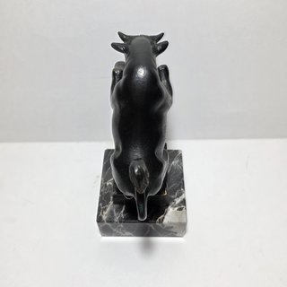 Scultura bronzo toro in piedi rampante base marmo