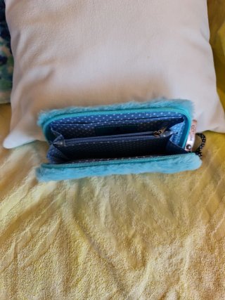 Billetera Gorjuss Peluche Azul. Sólo envíos