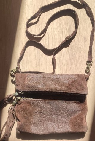 Bolso de cuero marrón